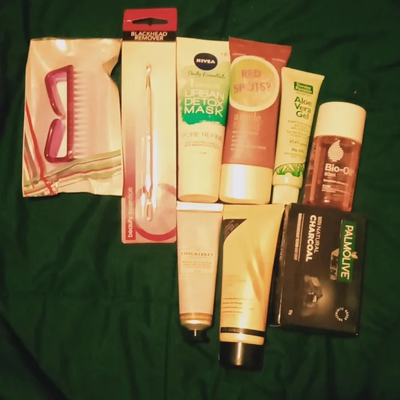 Bulk beauty-skin/suncare/ mask/👌 creams/🧼etc. All🆕MUST GO asap !;) - Picture 3 of 11